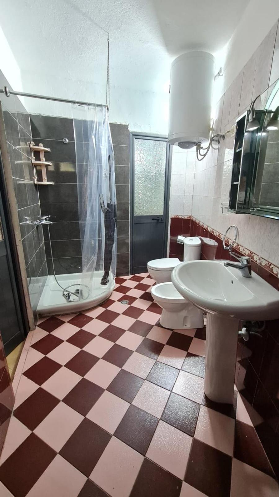 Calmly, Spacious Apartment Next To Usa Embassy 地拉那 外观 照片